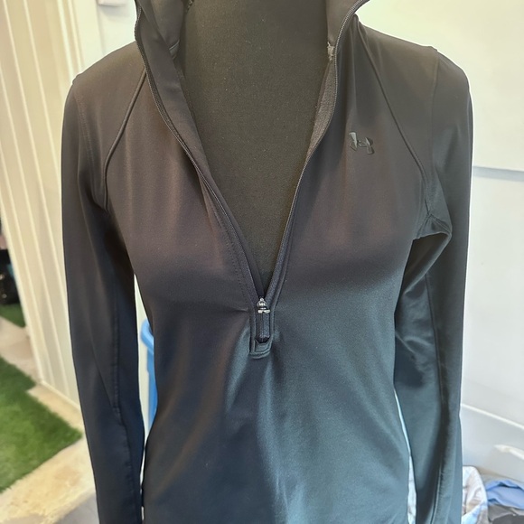 Under Armour Gray Fitted Zippered Long Sleeve Sweater - Picture 4 of 6